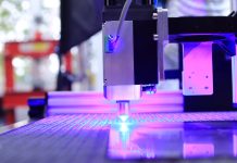 Découpe laser ou fraisage CNC : quel procédé choisir pour travailler le Plexiglass ? Découpe laser ou fraisage CNC : quel procédé choisir pour travailler le Plexiglass ?