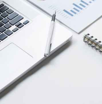 Business intelligence et reporting pour les ETI : comment choisir la bonne solution ? Business intelligence et reporting pour les ETI : comment choisir la bonne solution ?